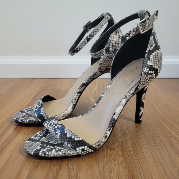 Aldo Snakeskin Heel - Picture 6 of 9